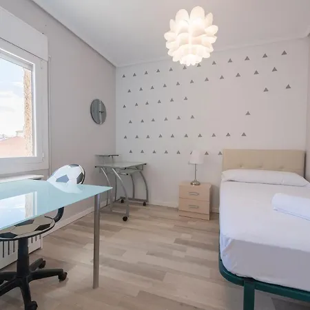 Flatsandrooms Avenida De Aragon * Teruel